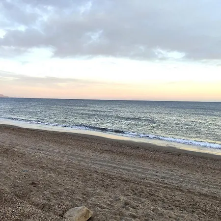 Piso Torrequebrada 滨海罗克塔斯